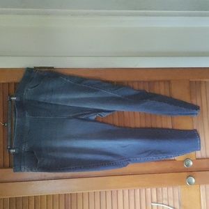 Torrid lean jean woman size 4R pull up denim jeans